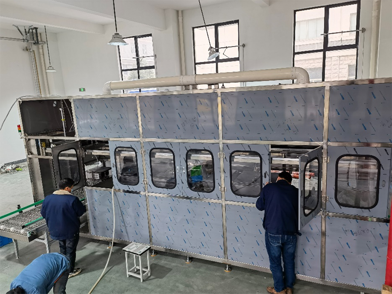 定制款汽車(chē)行業(yè)專(zhuān)用超聲波清洗烘干設(shè)備